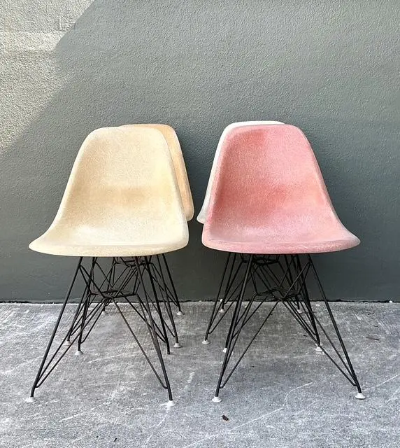 Vintage Eames “Eiffel Tower” Fiberglass Chairs - Set of 4 - Detail view