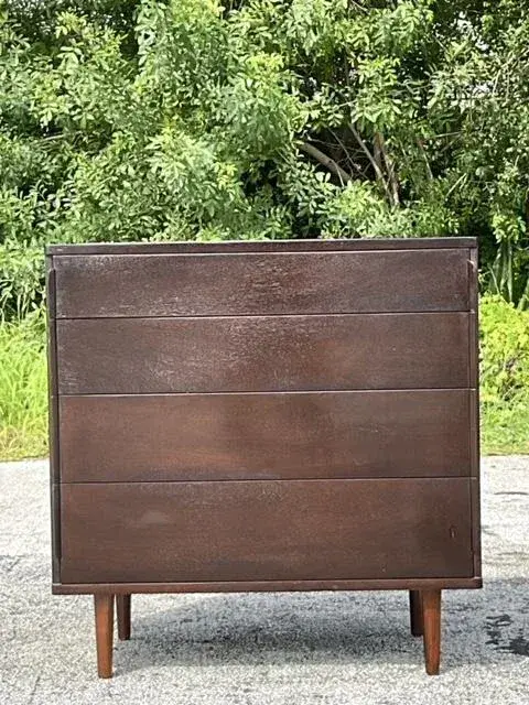 Vintage Edward Wormley for Dunbar Chest of Drawers - Detail view