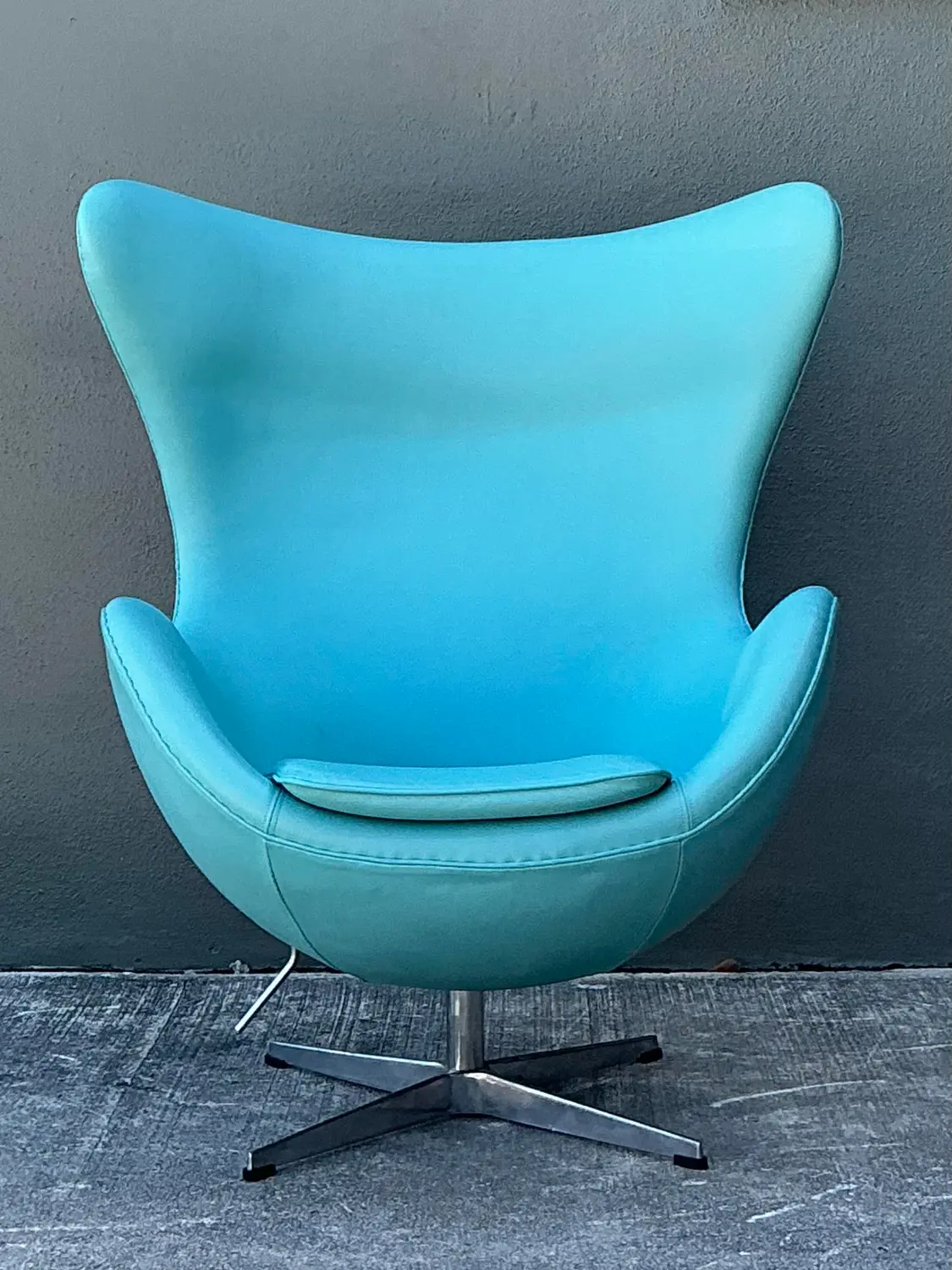 Vintage Egg Chair After Arne Jacobsen - Detail view