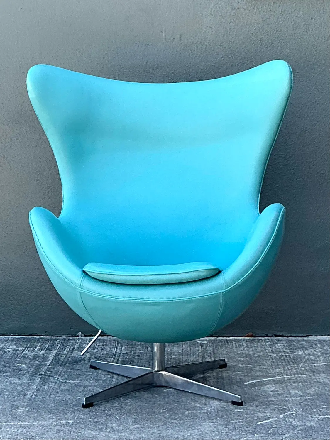 Vintage Egg Chair After Arne Jacobsen - Back view