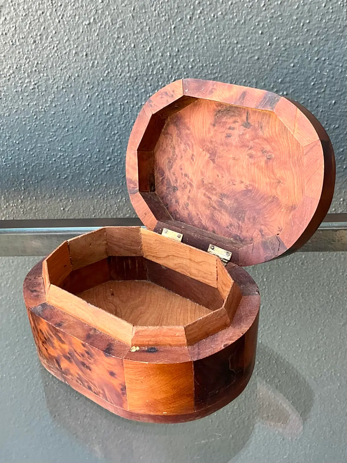 Vintage Faceted Burl Wood Oval Box - Detail view