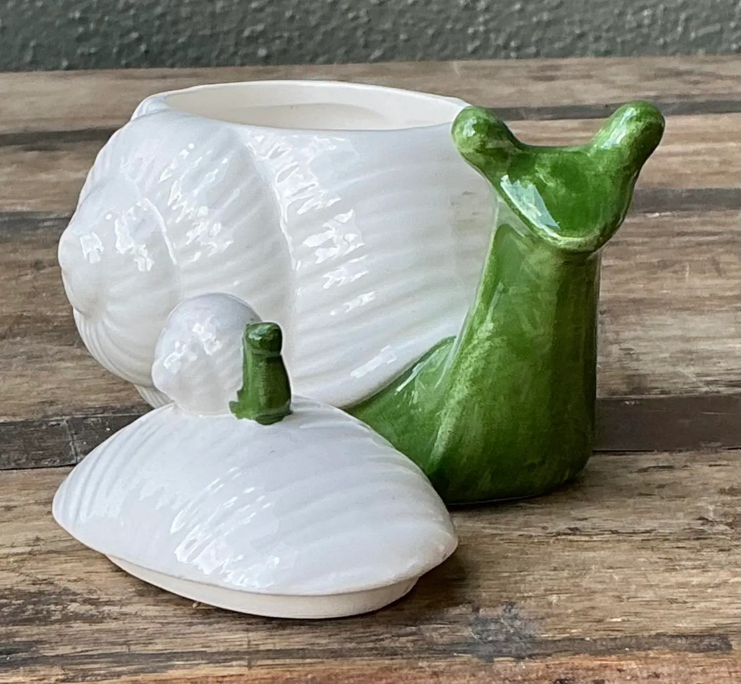 Vintage Fitz and Floyd Snail Lidded Bowl - Detail view