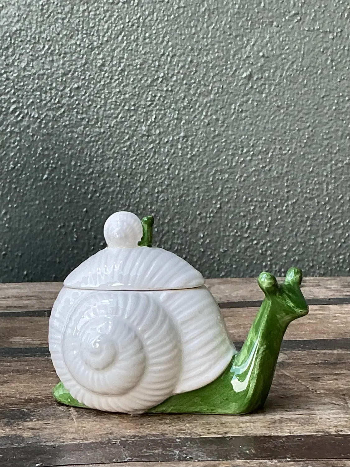 Vintage Fitz and Floyd Snail Lidded Bowl - Back view