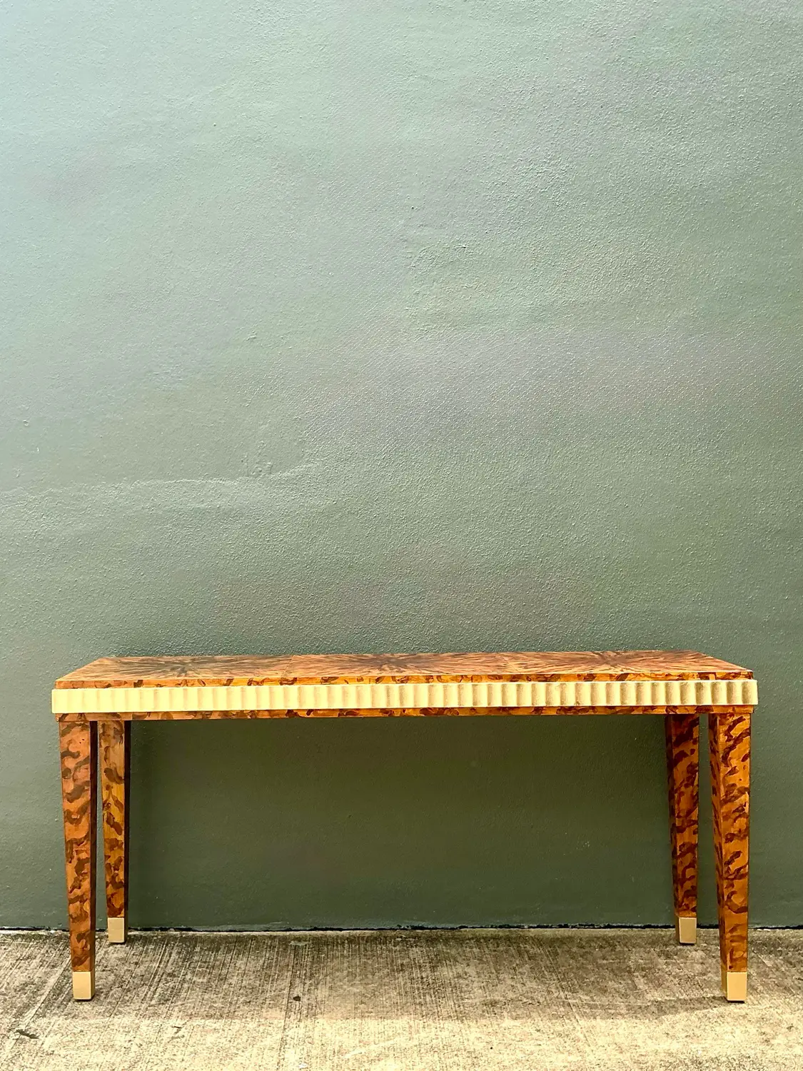Vintage Fluted Edge Tortoise Faux Finished Lane Console Table - Detail view