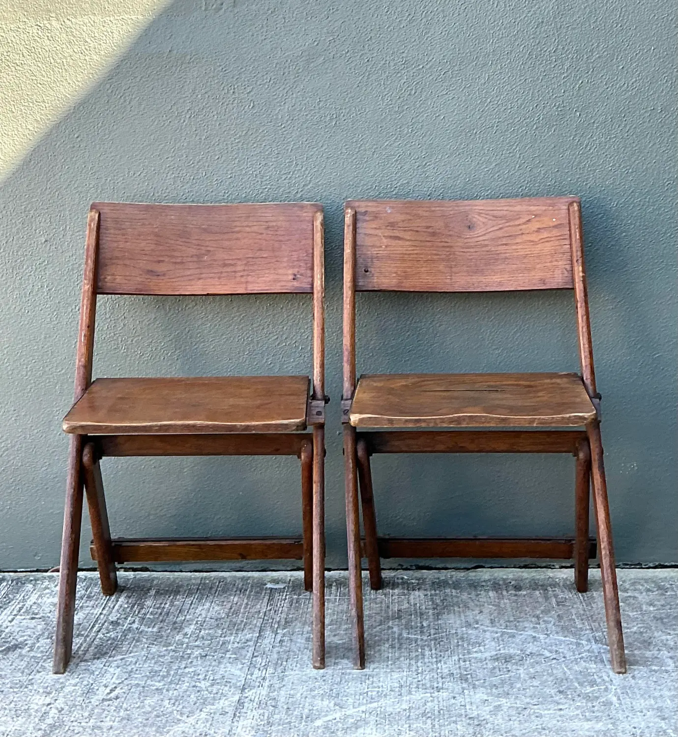 Vintage French Folding Chairs - A Pair - Detail view