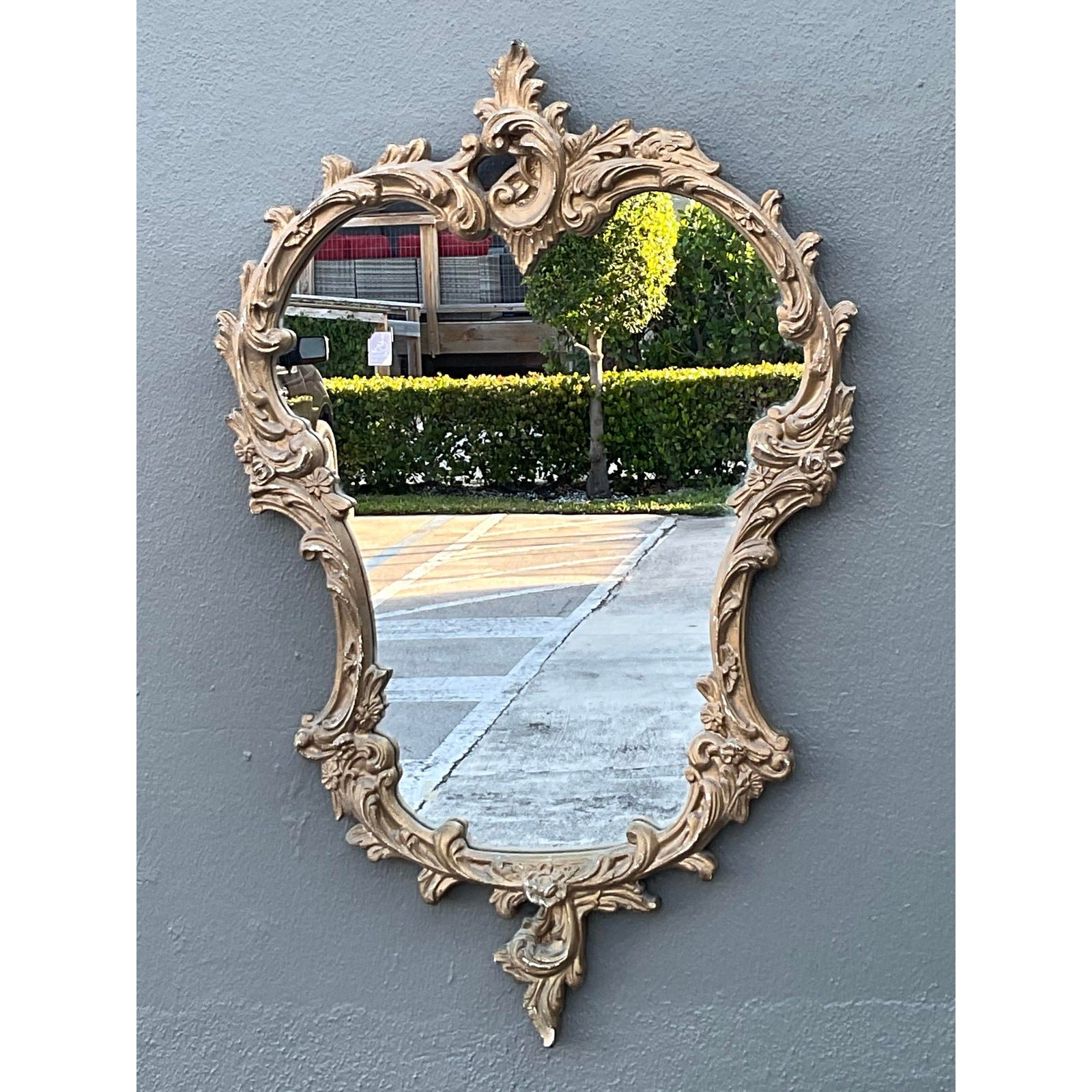 Vintage Gilt Carved Wood Mirror - Detail view