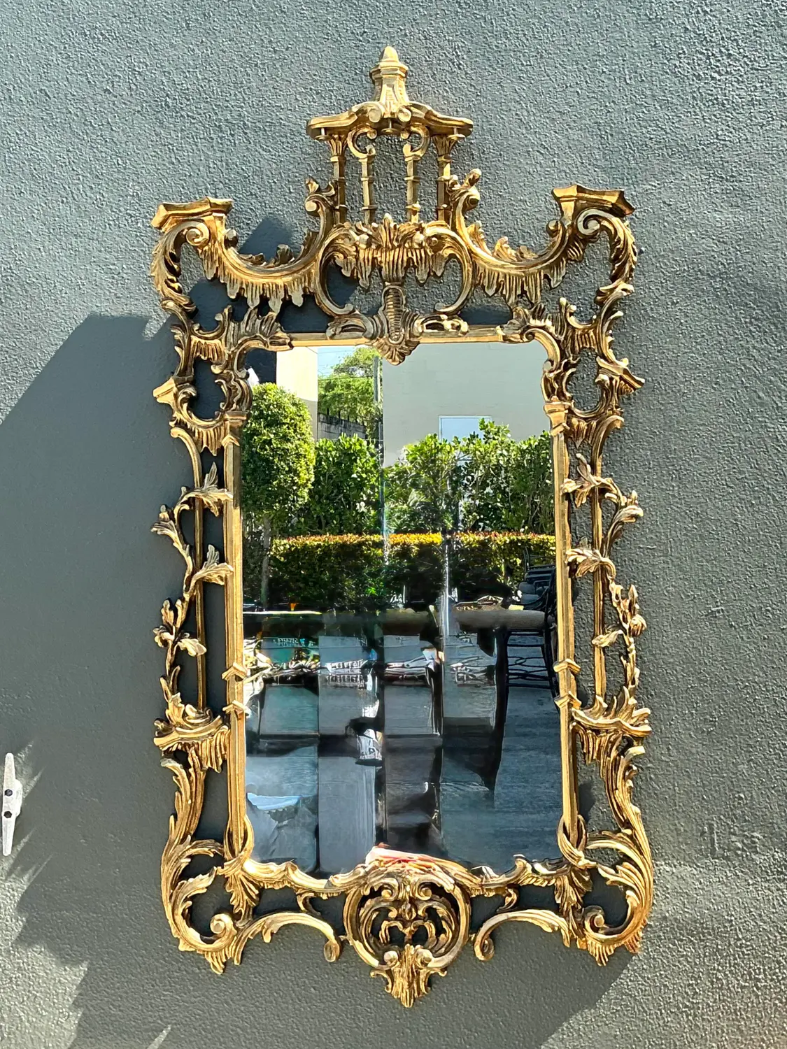 Vintage Gilt Pagoda Mirror - Detail view
