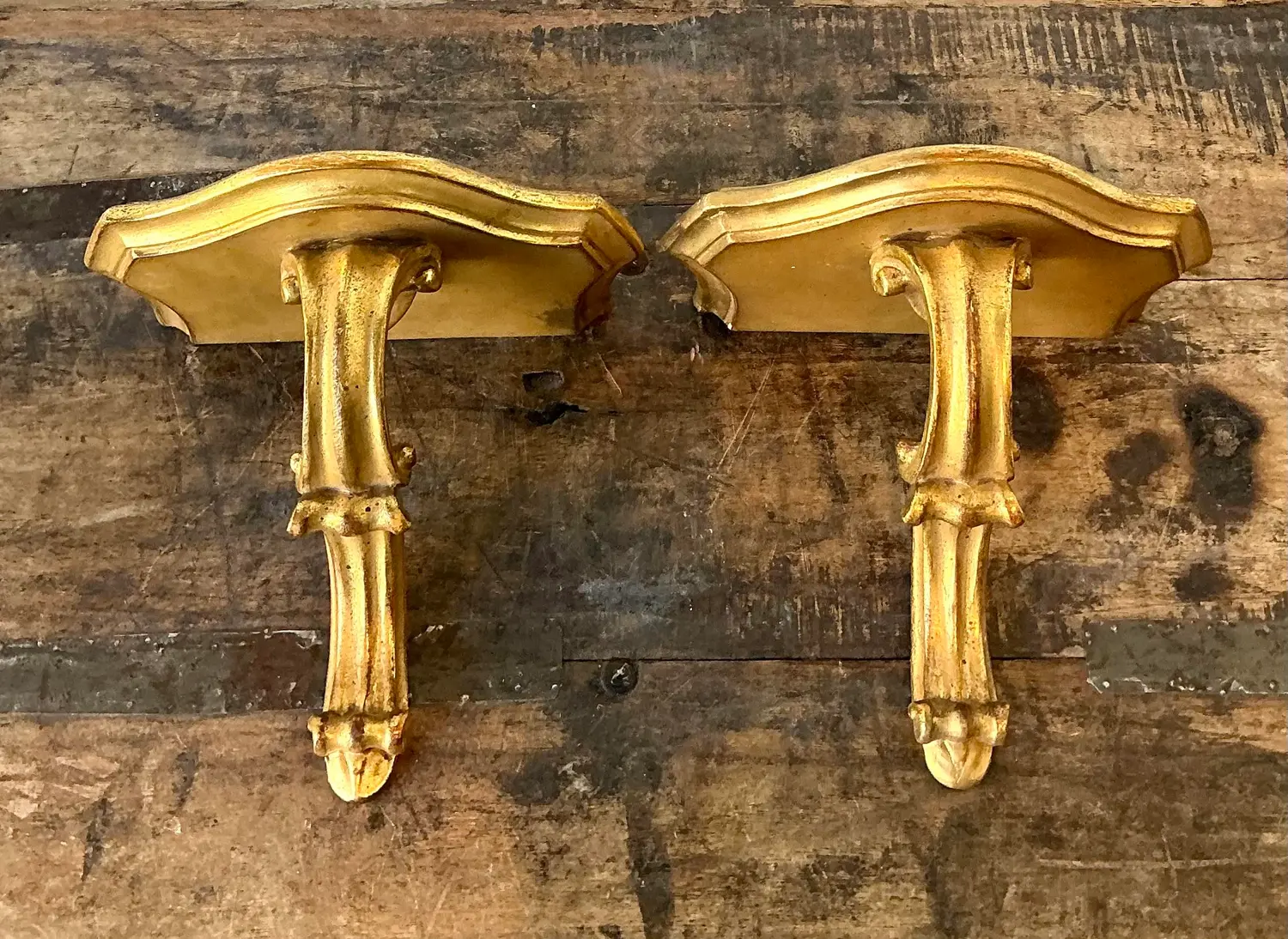 Vintage Gilt Tipped Wall Brackets - A Pair - Detail view