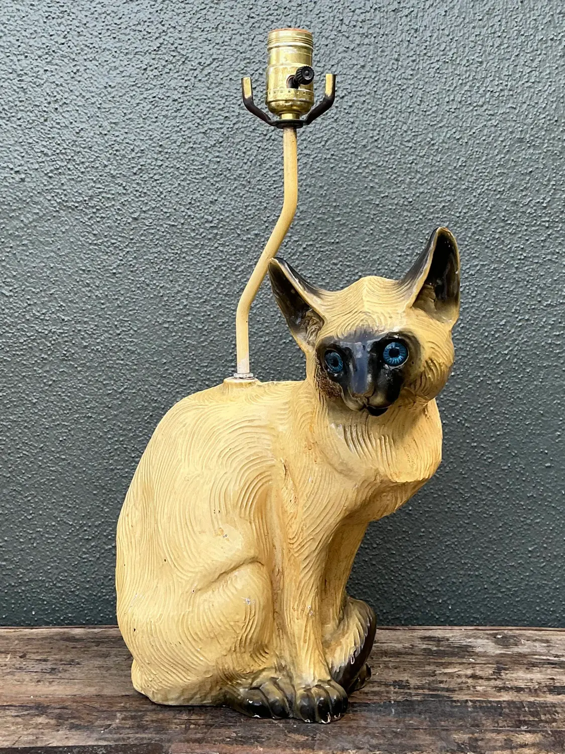 Vintage Glazed Ceramic Siamese Cat Lamp - Side view
