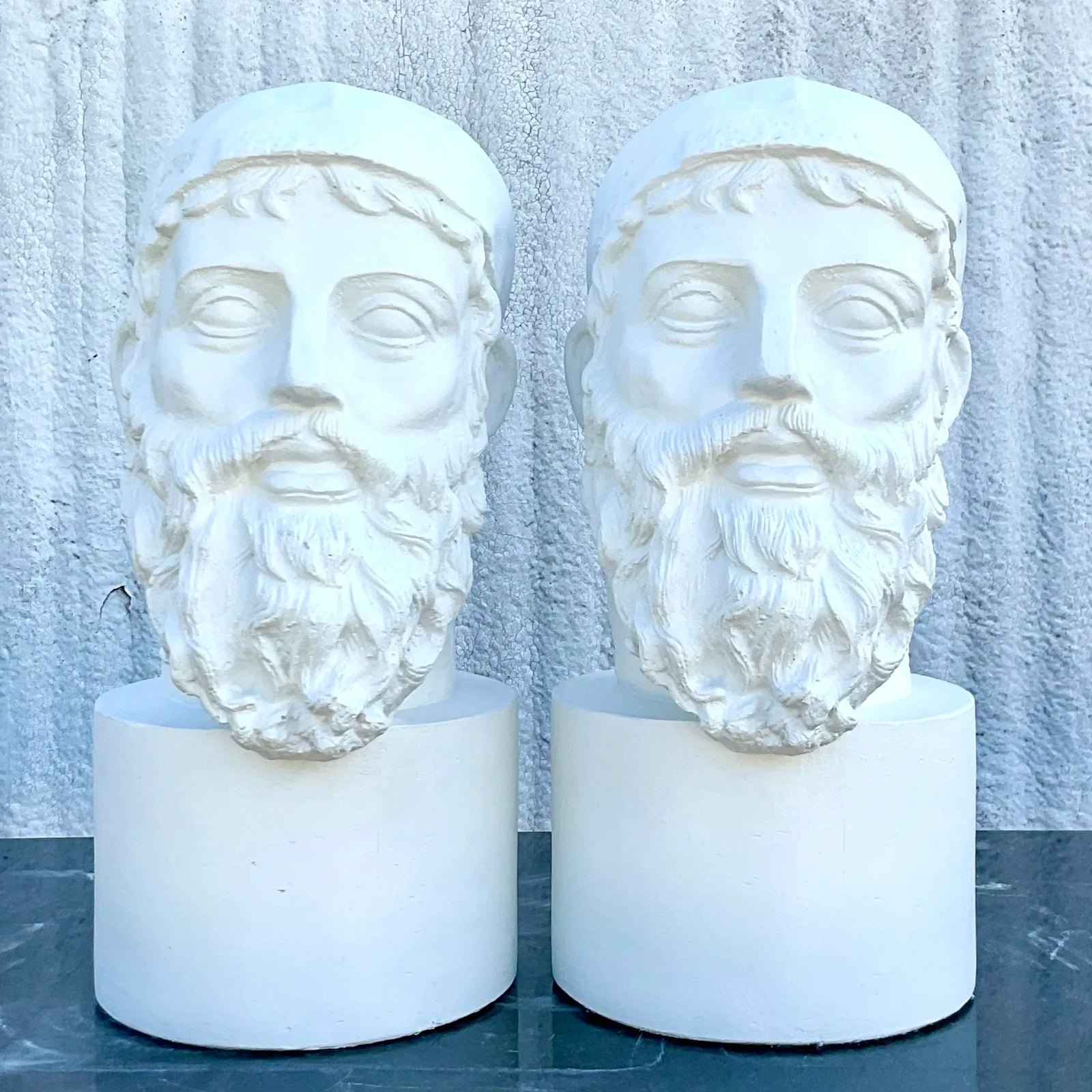 Vintage Grand Tour Plaster Bust of Man - a Pair - Detail view