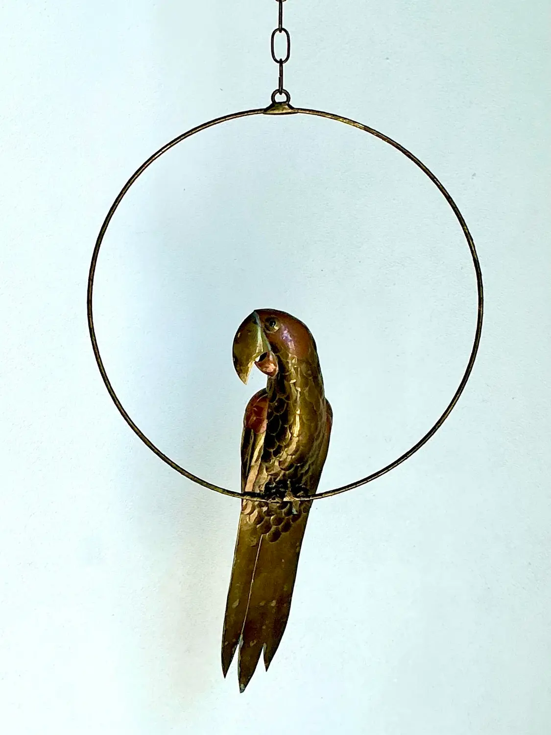 Vintage Hammered Metal Parrot on Ring After Sergio Bustamante - Detail view