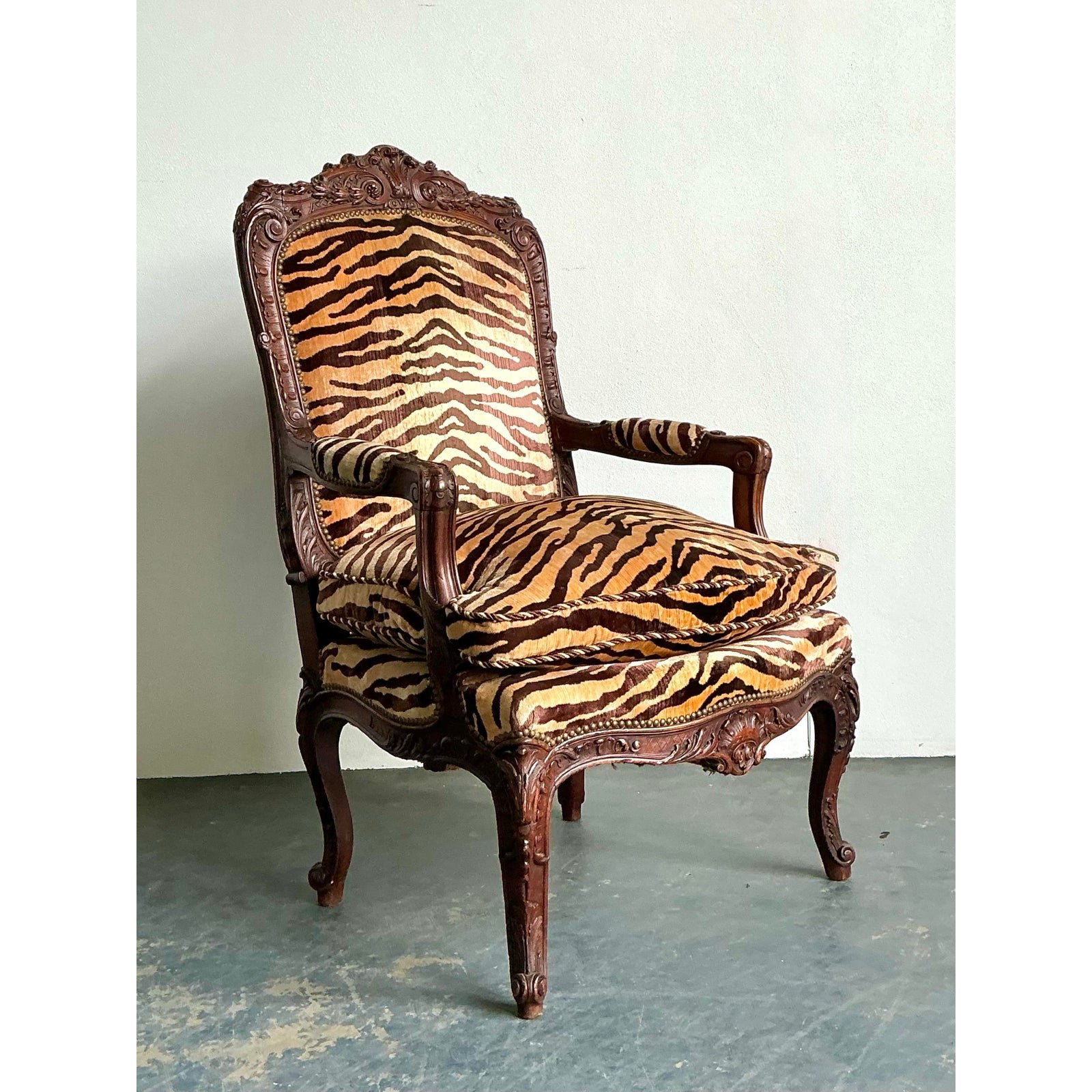 Vintage Hand Carved Scalamandre Fauteuil Chair - Detail view