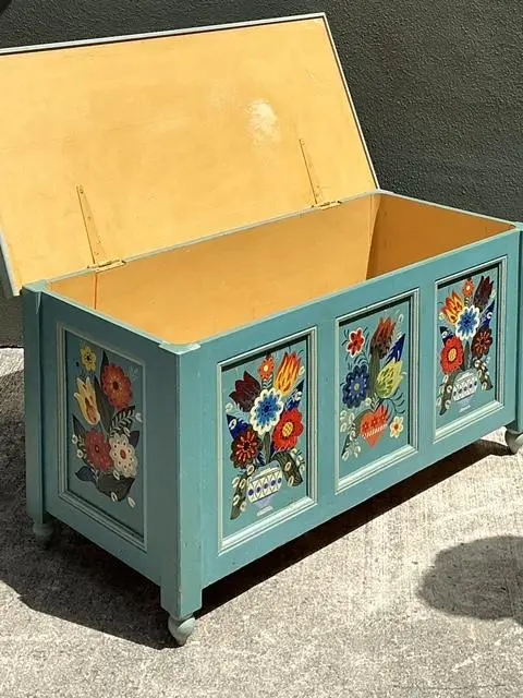 Vintage Hand Painted Blanket Trunk - Top view