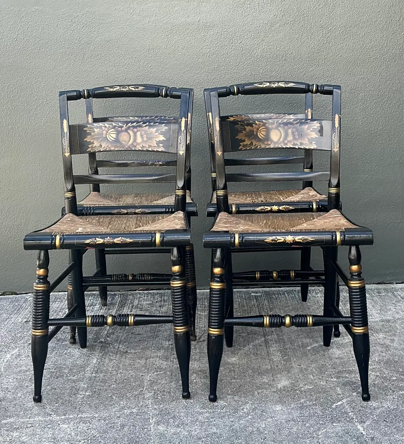 Vintage Hand Painted Hitchcock Chairs - Set of 4 - Detail view