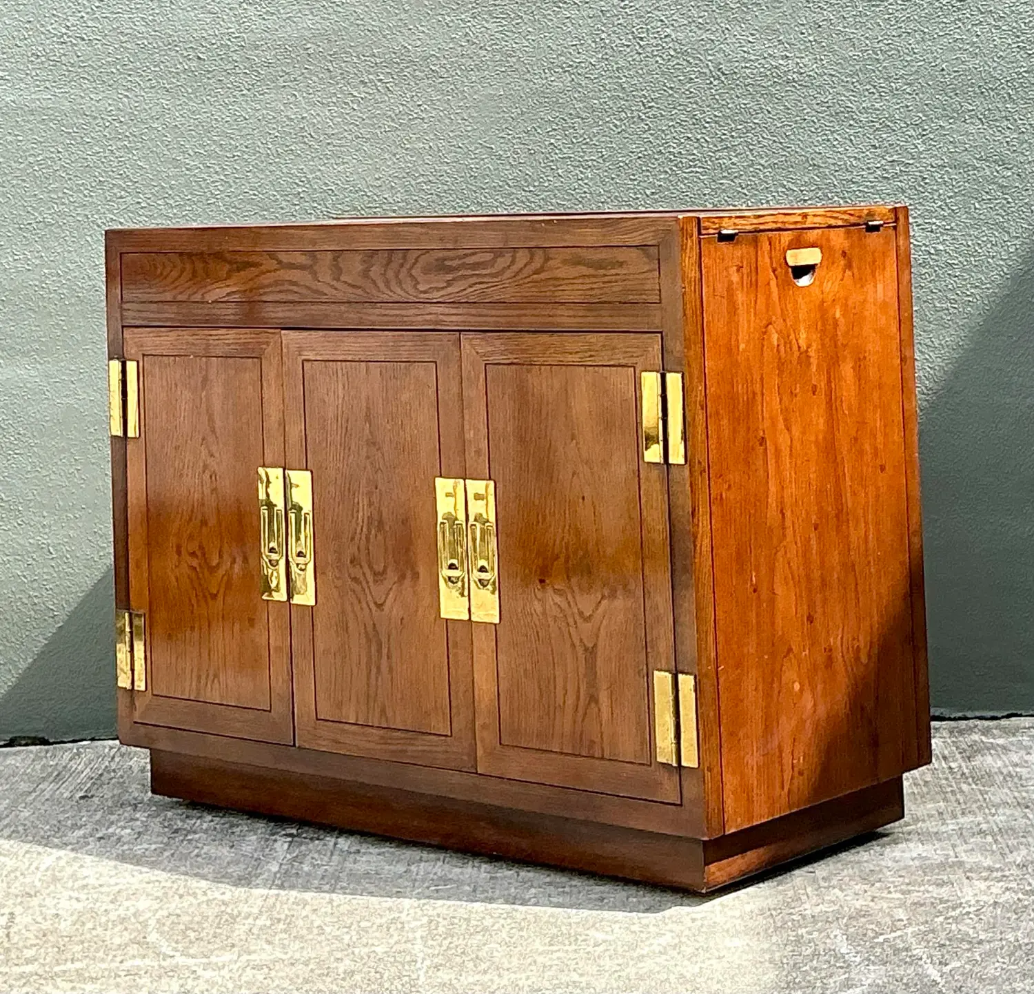 Vintage Henredon Campaign Dry Bar - Back view