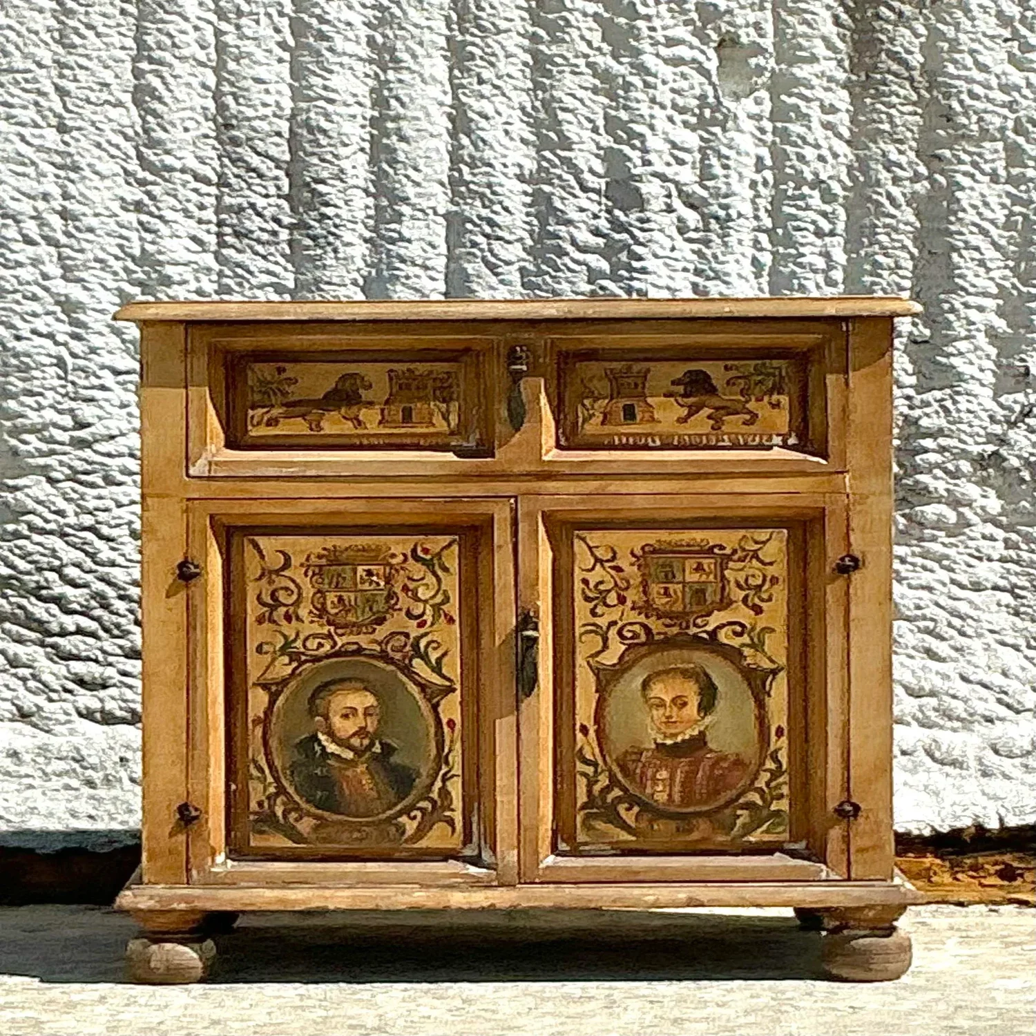 Vintage Italian 19th Century Hand Painted Cassapanca Bench - Detail view