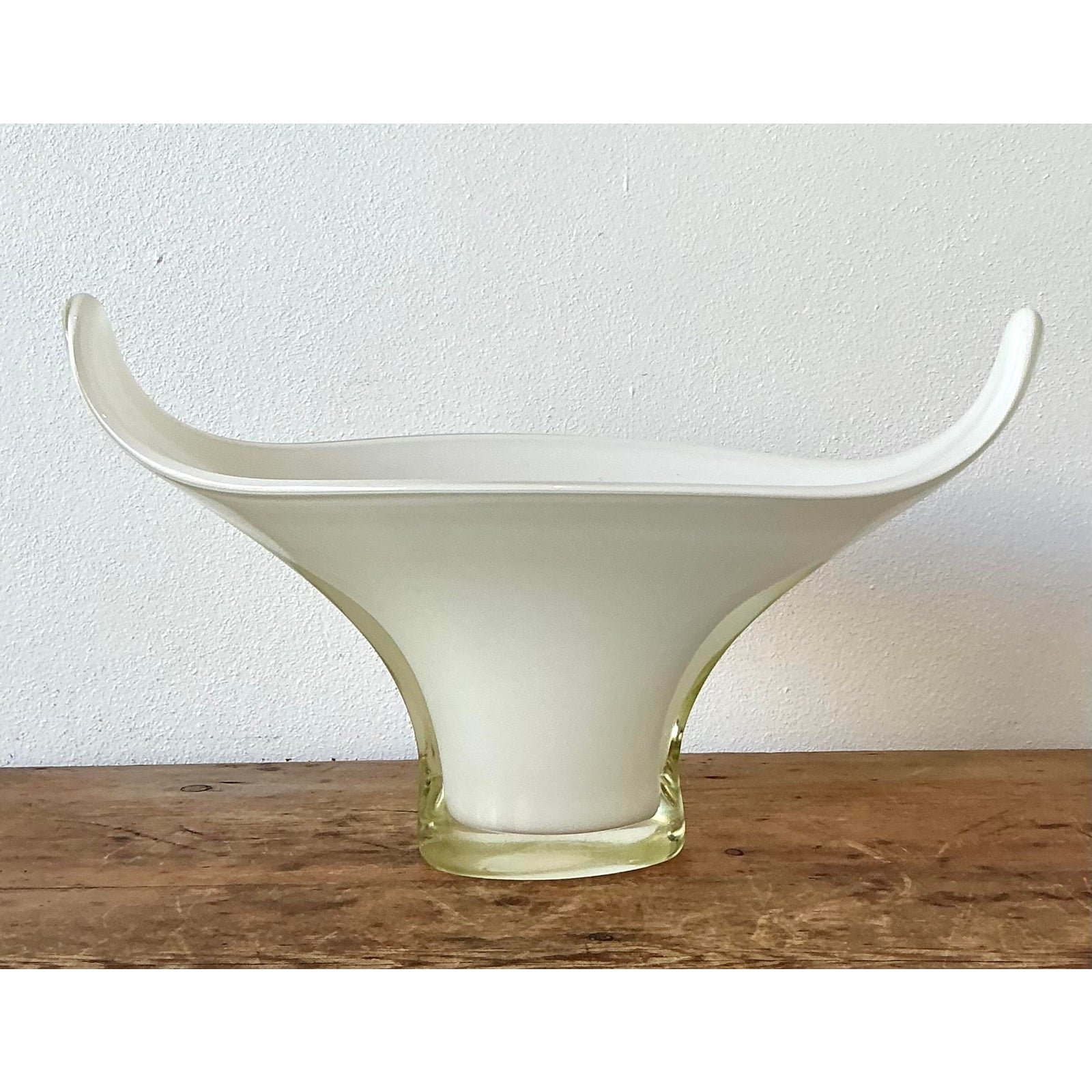 Vintage Italian Art Glass Bowl - Detail view