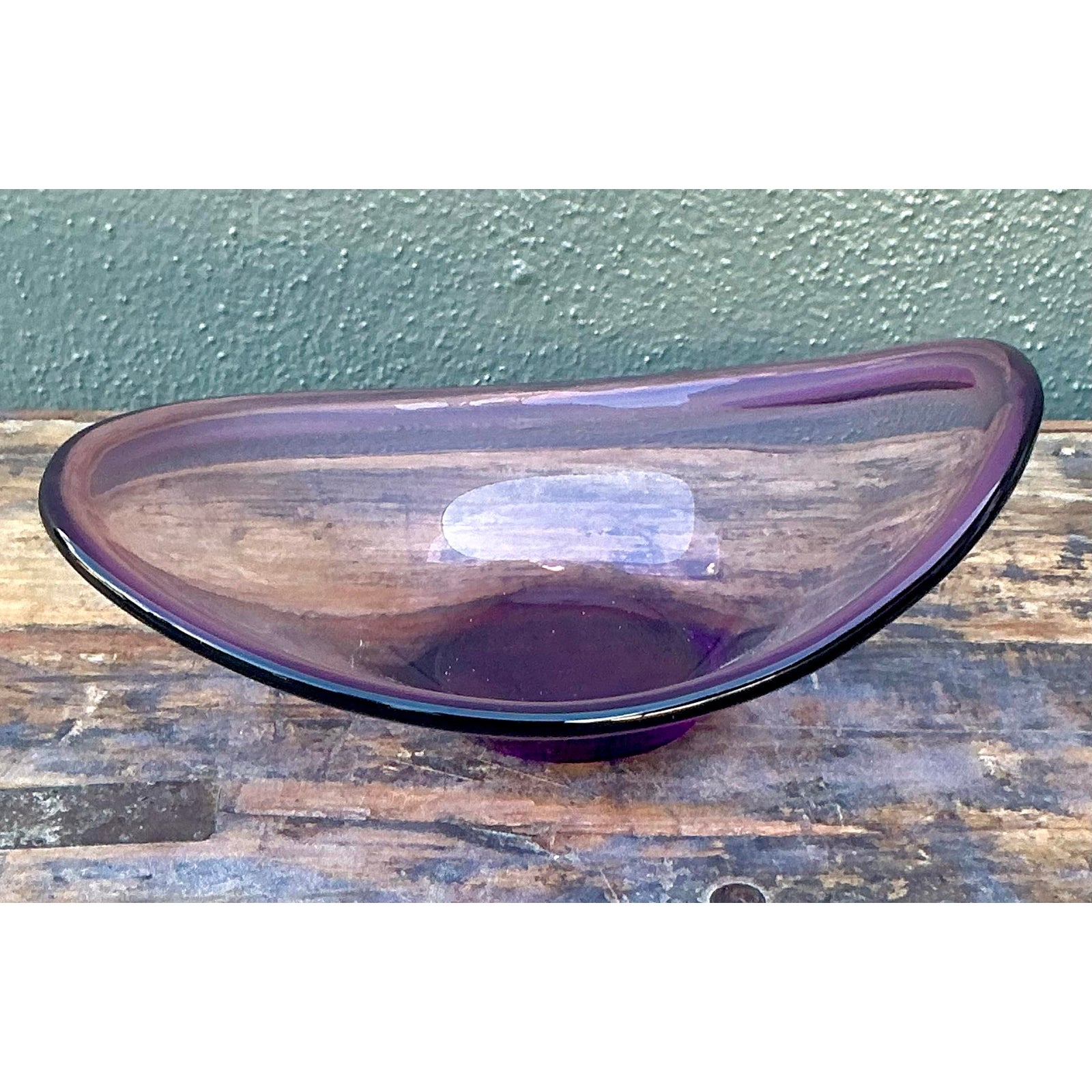 Vintage Italian Art Glass Bowl After Murano - Detail view