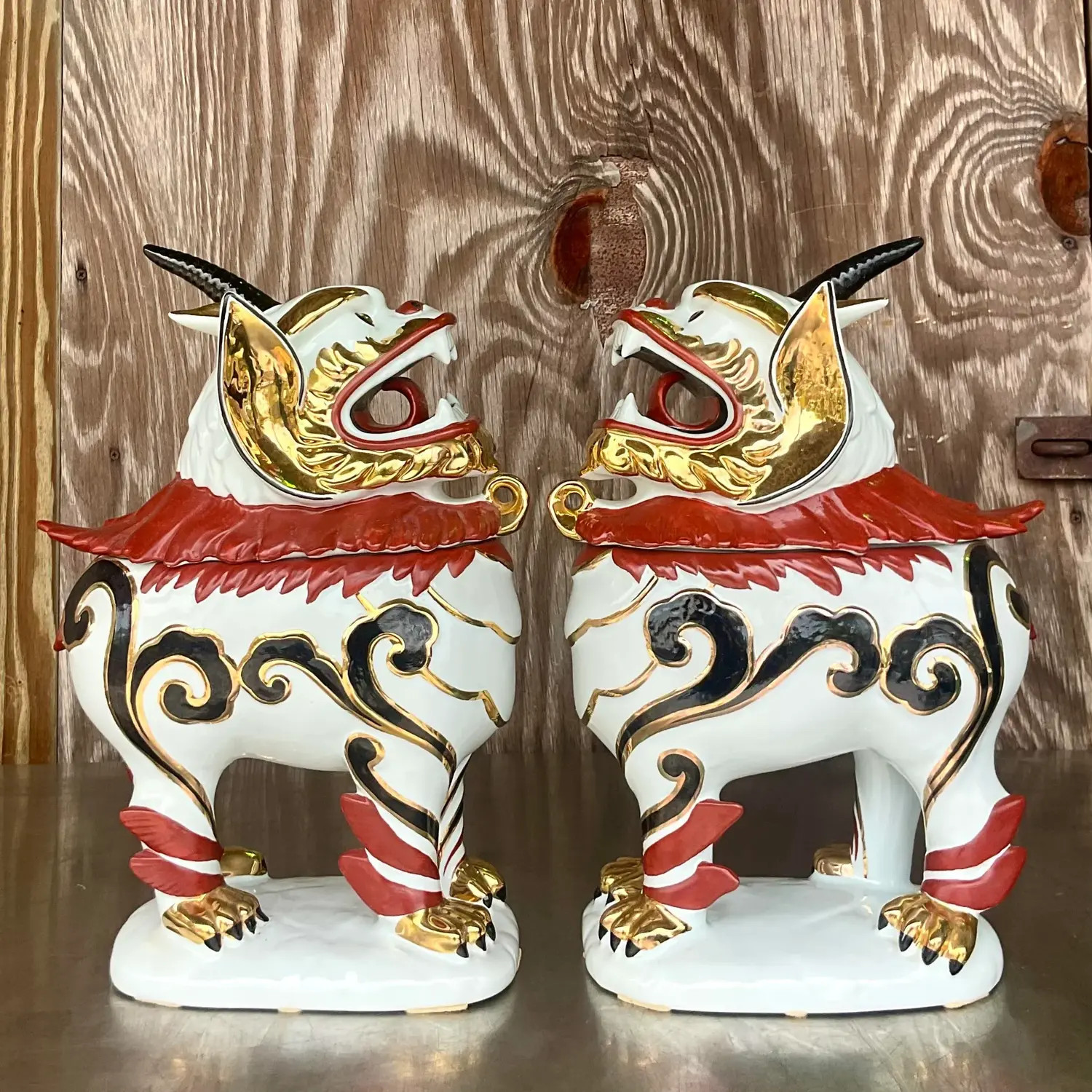 Vintage Italian Gilt Tipped Lidded Porcelain Foo Dogs - a Pair - Detail view
