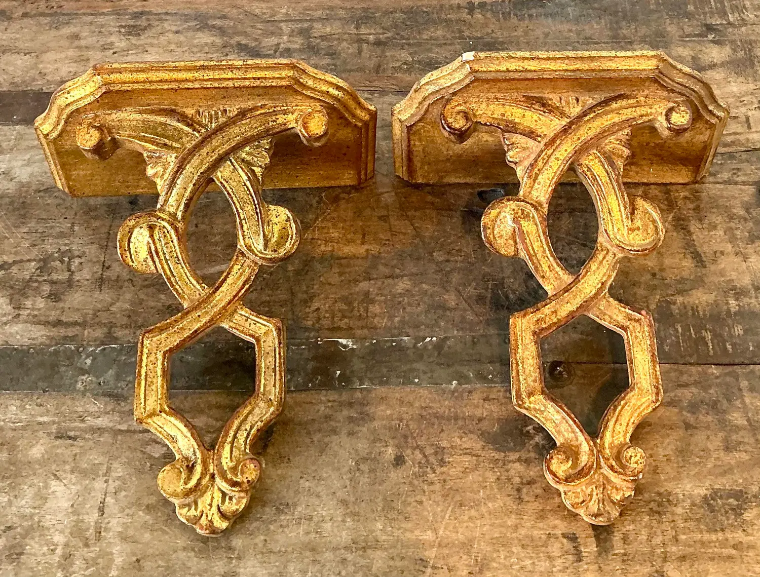 Vintage Italian Gilt Wall Brackets - A Pair - Detail view