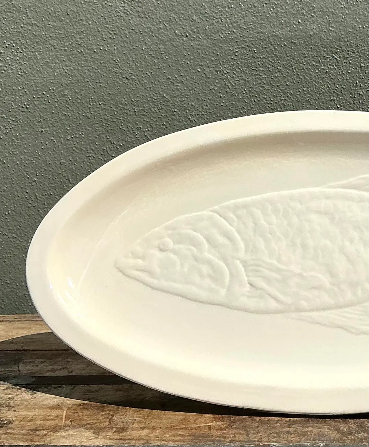 Vintage Italian Glazed Ceramic Fish Tray - Back view