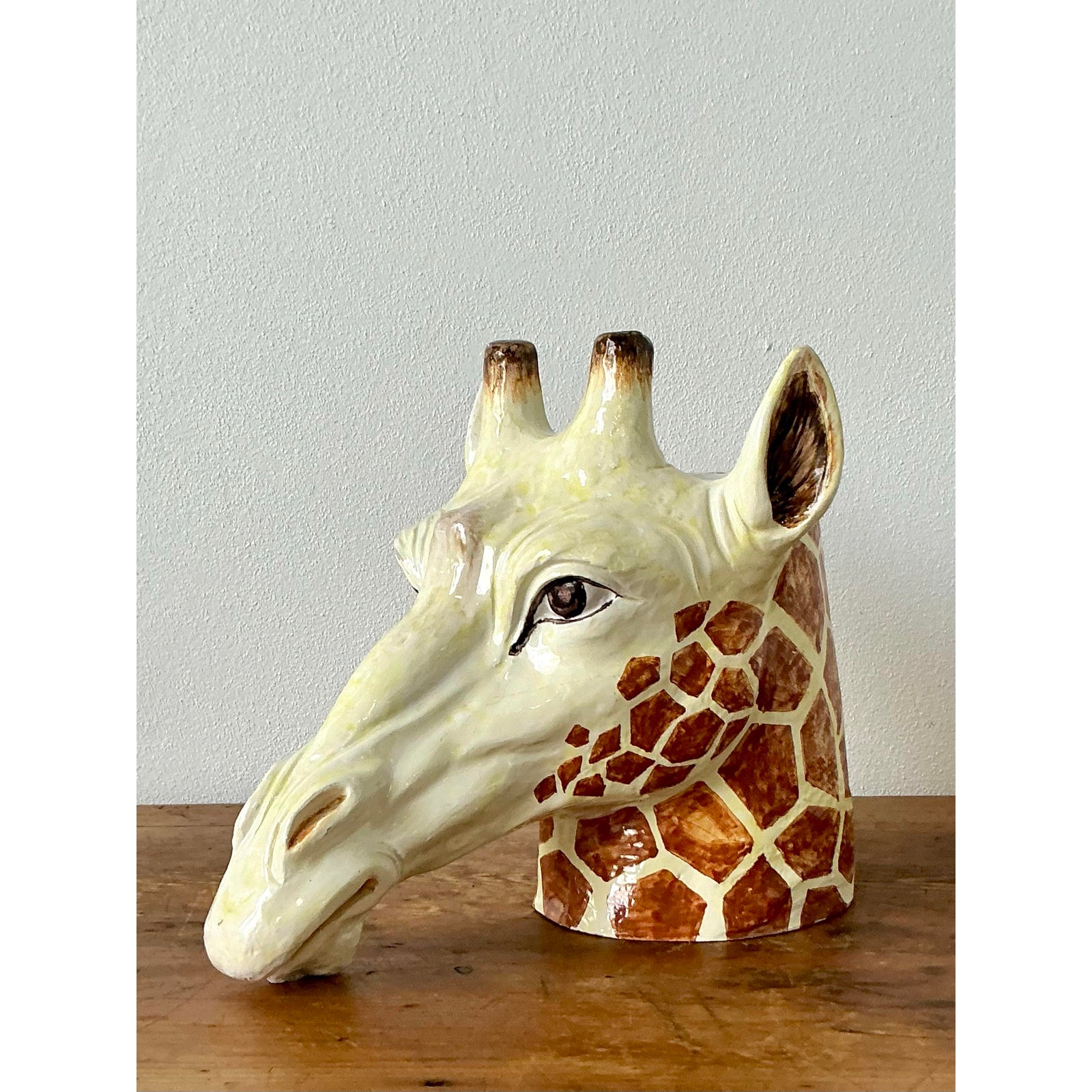 Vintage Italian Glazed Ceramic Giraffe Cache Pot - Detail view