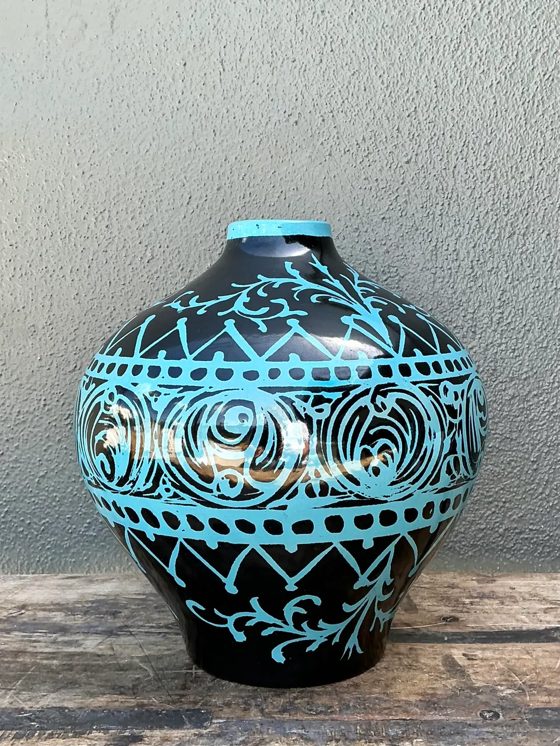 Vintage Italian Glazed Ceramic Urn - Detail view