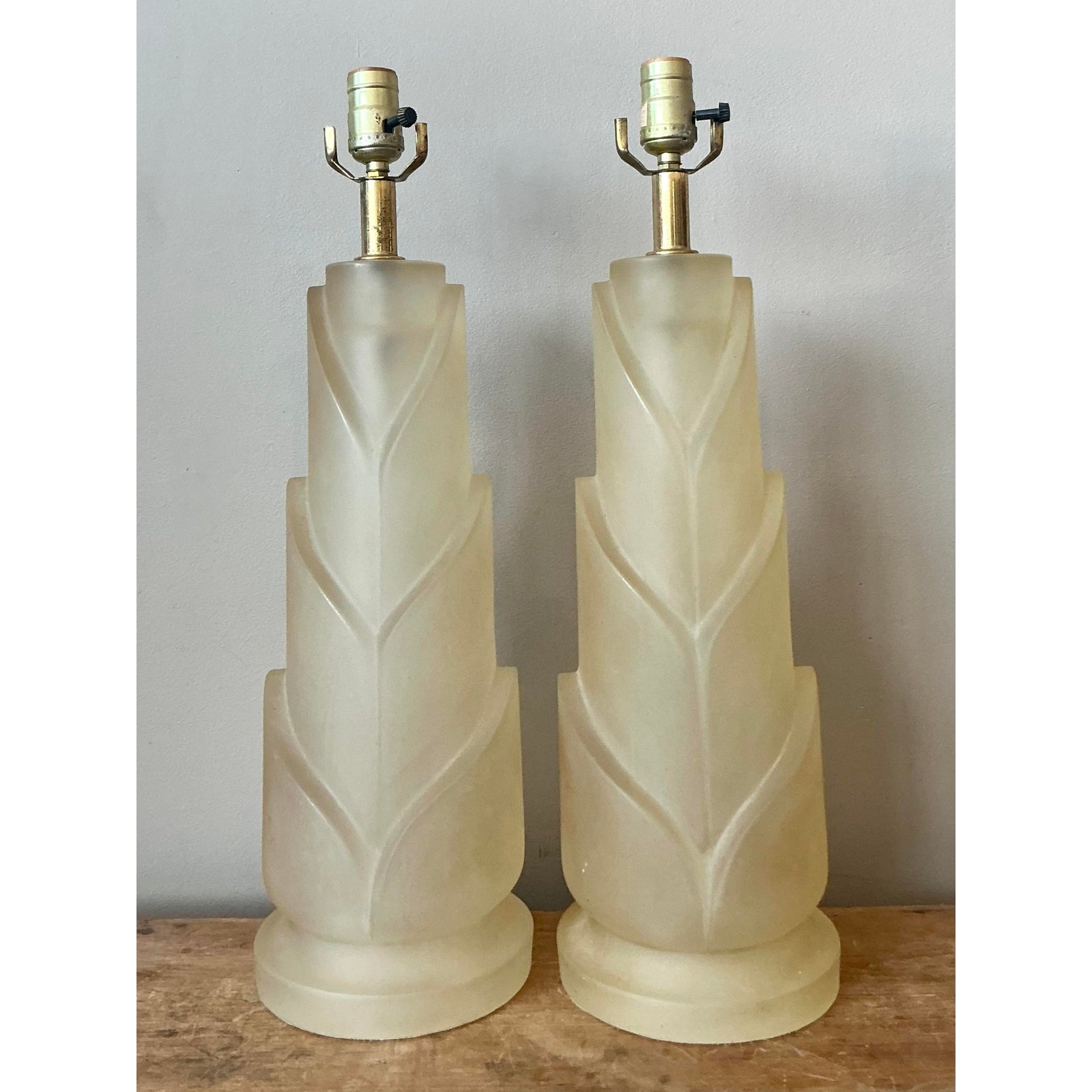 Vintage Italian Paulo Gucci Frosted Resin Lamps - A Pair - Detail view