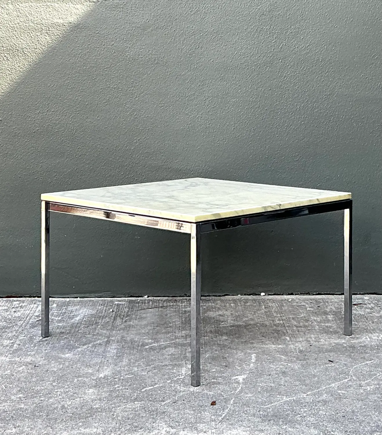 Vintage Knoll Marble Top Side Table - Detail view