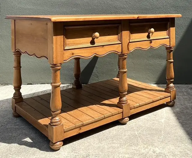 Vintage Knotty Pine Plank Center Island - Detail view