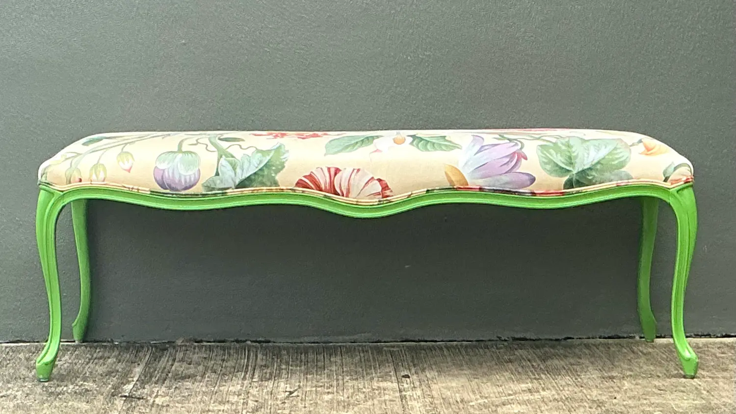 Vintage Lacquered Floral Bench - Detail view