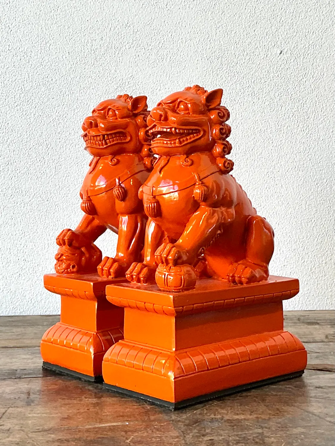 Vintage Lacquered Orange Foo Dogs - A Pair - Back view