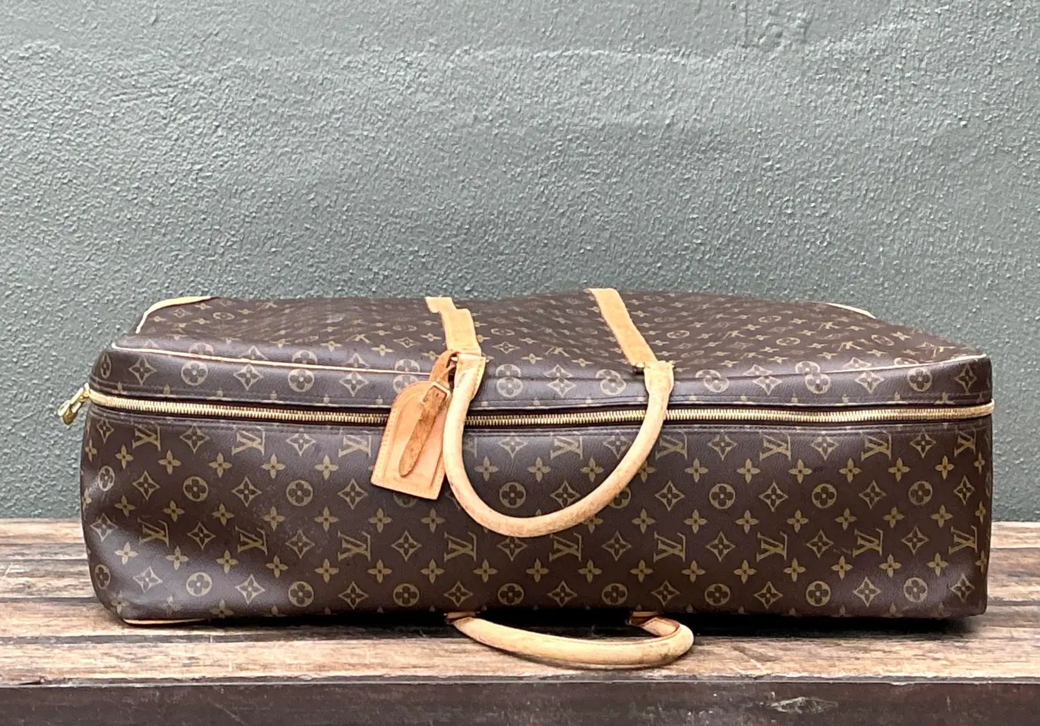 Vintage Louis Vuitton Sirius 70 Soft Sided Suitcase - Detail view