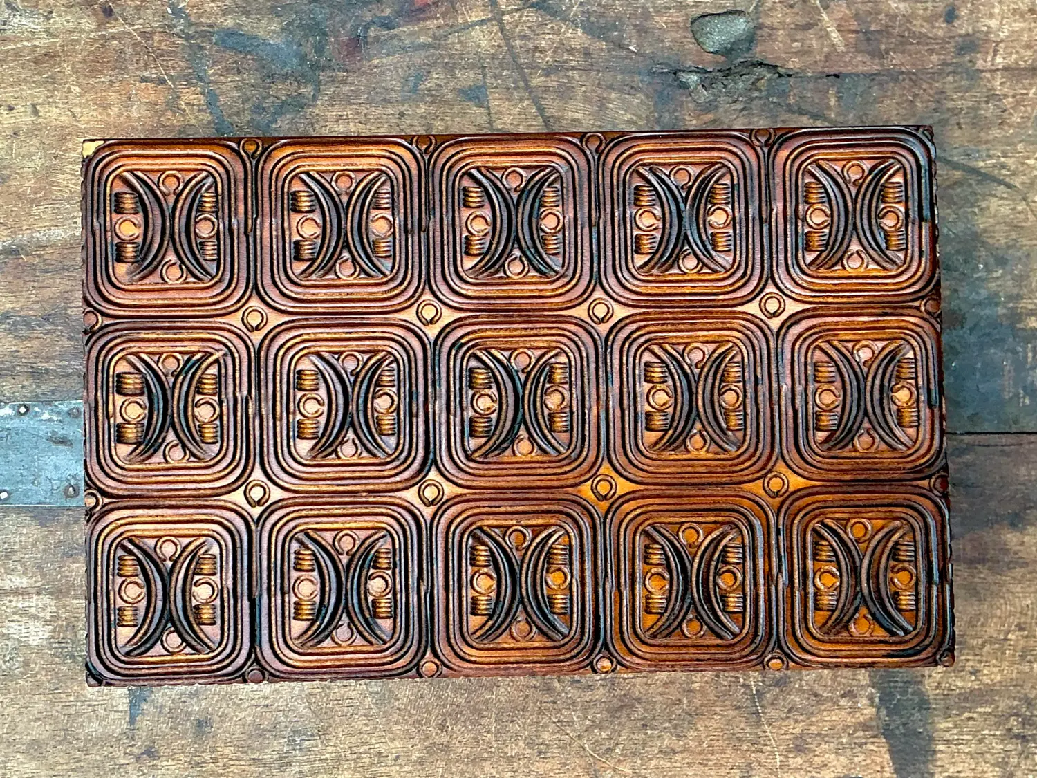 Vintage MCM Brutalist Lidded Box - Detail view