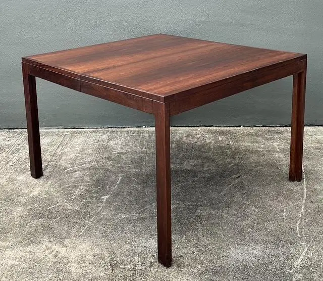 Vintage MCM Extendable Teak Dining Table - Detail view
