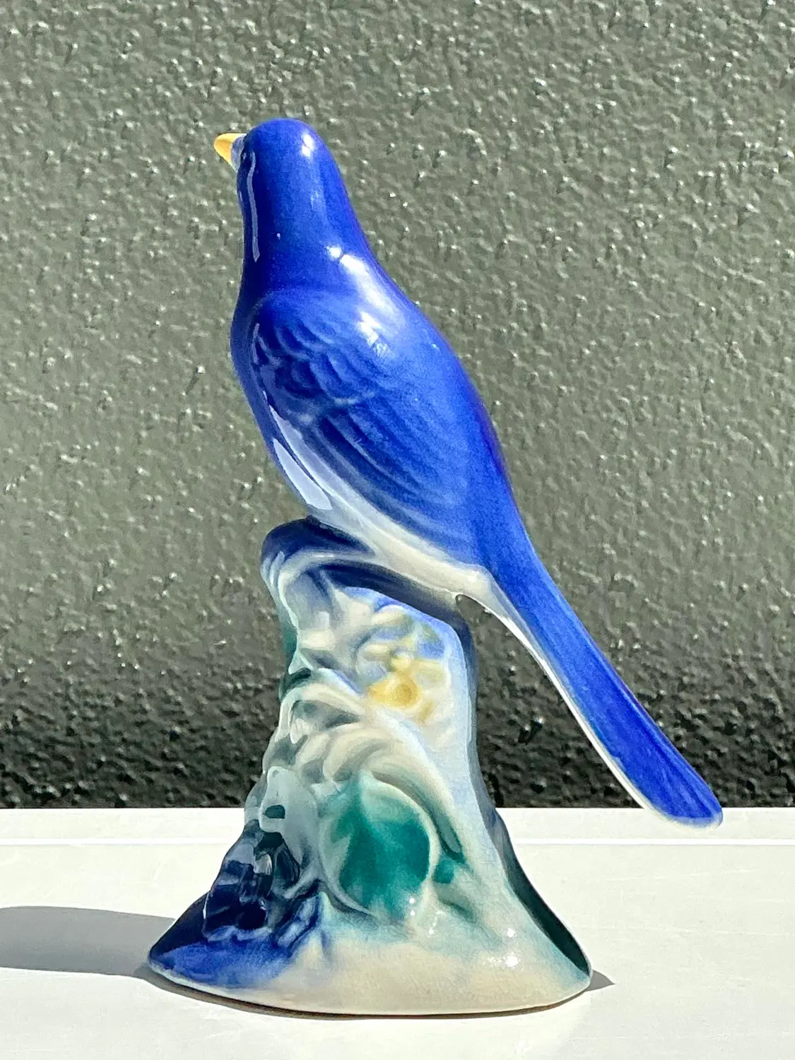 Vintage MCM Glazed Ceramic Bird - Detail view