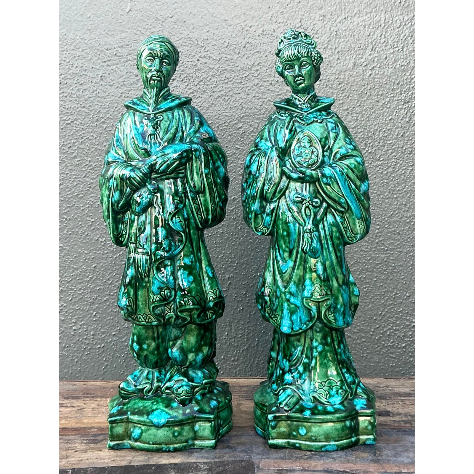 Vintage MCM Glazed Ceramic Chinoiserie Figures - Set of 2 - Detail view