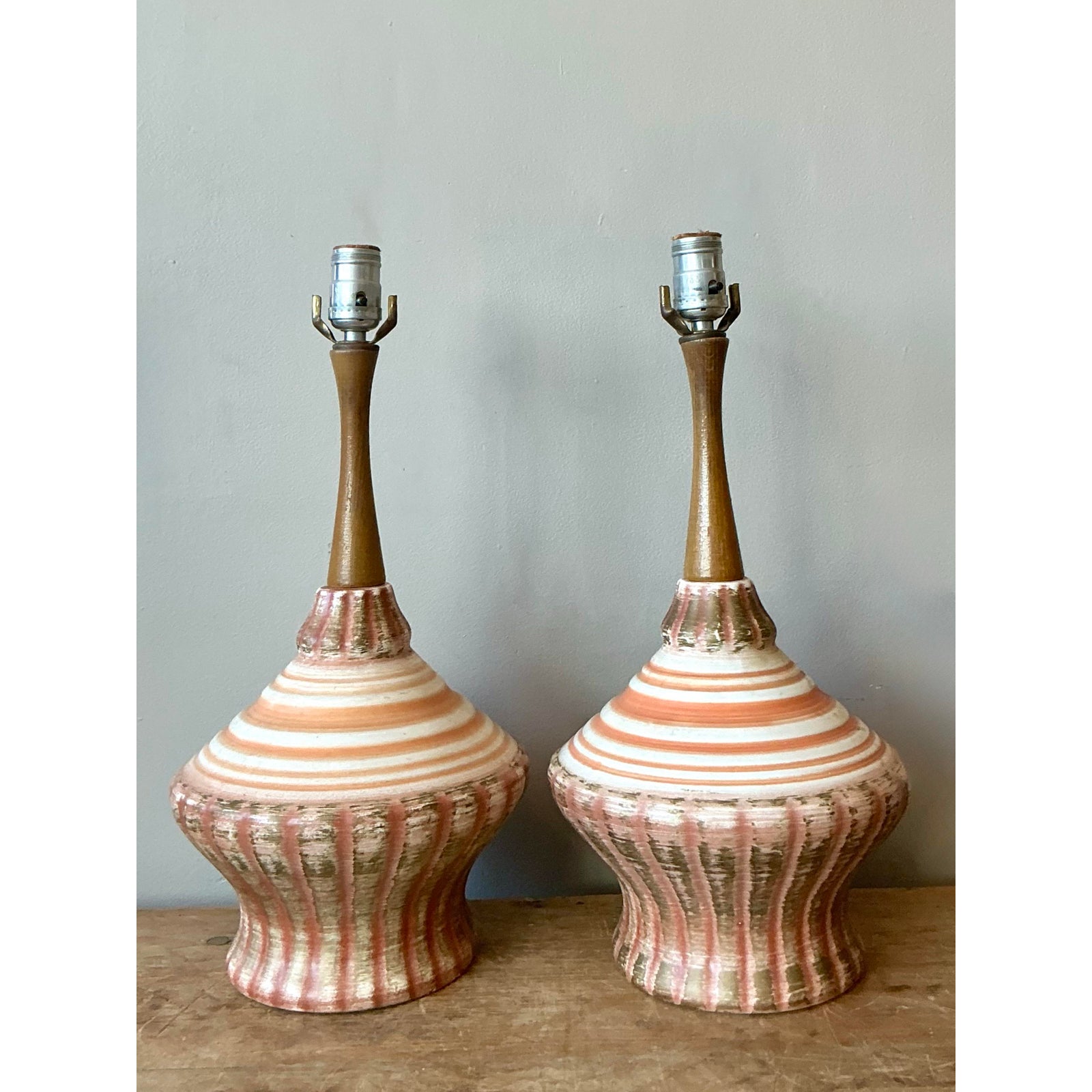 Vintage MCM Glazed Ceramic Lamps - A Pair - Detail view
