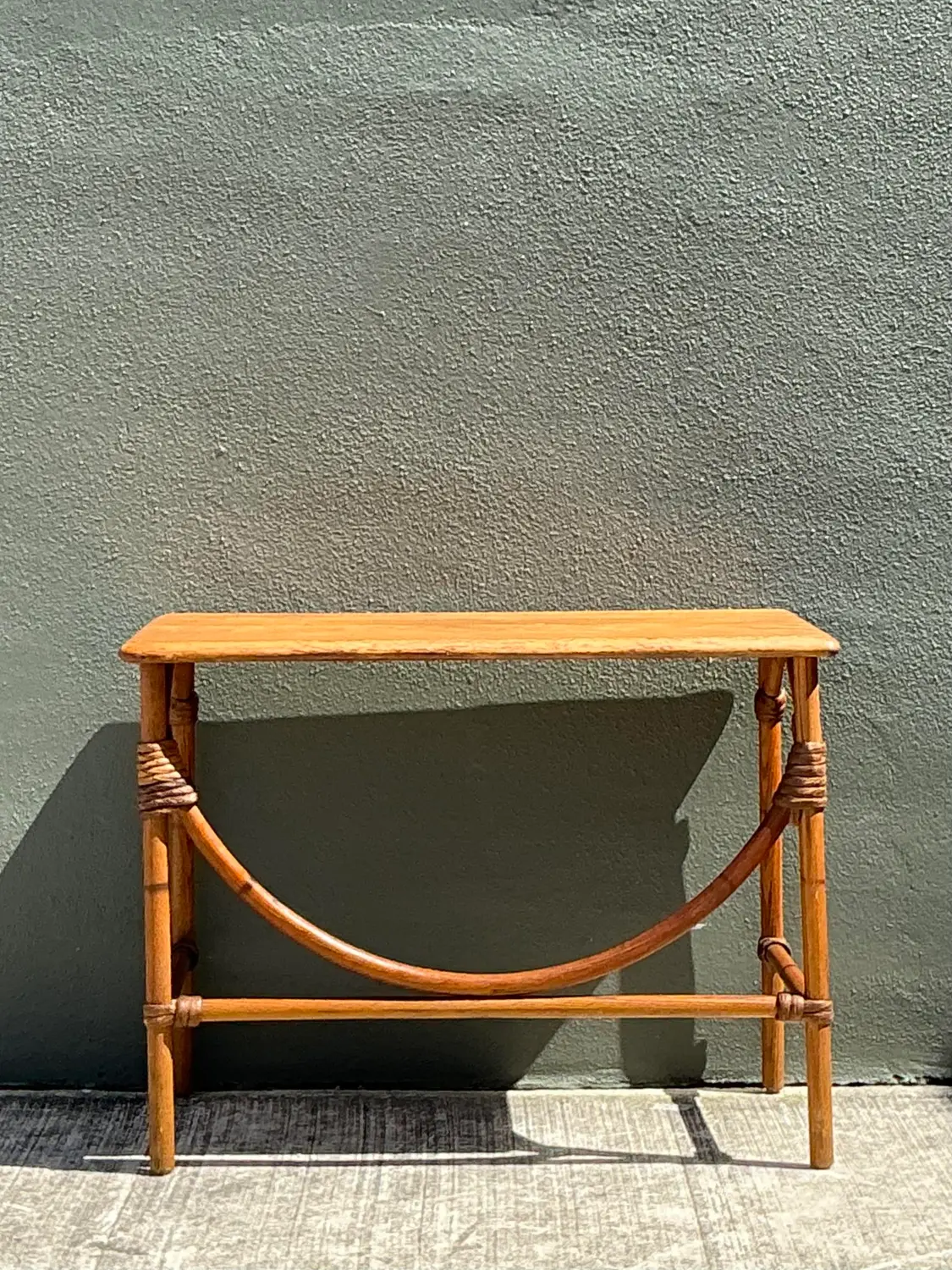 Vintage MCM Heywood Wakefield Wide Table - Detail view