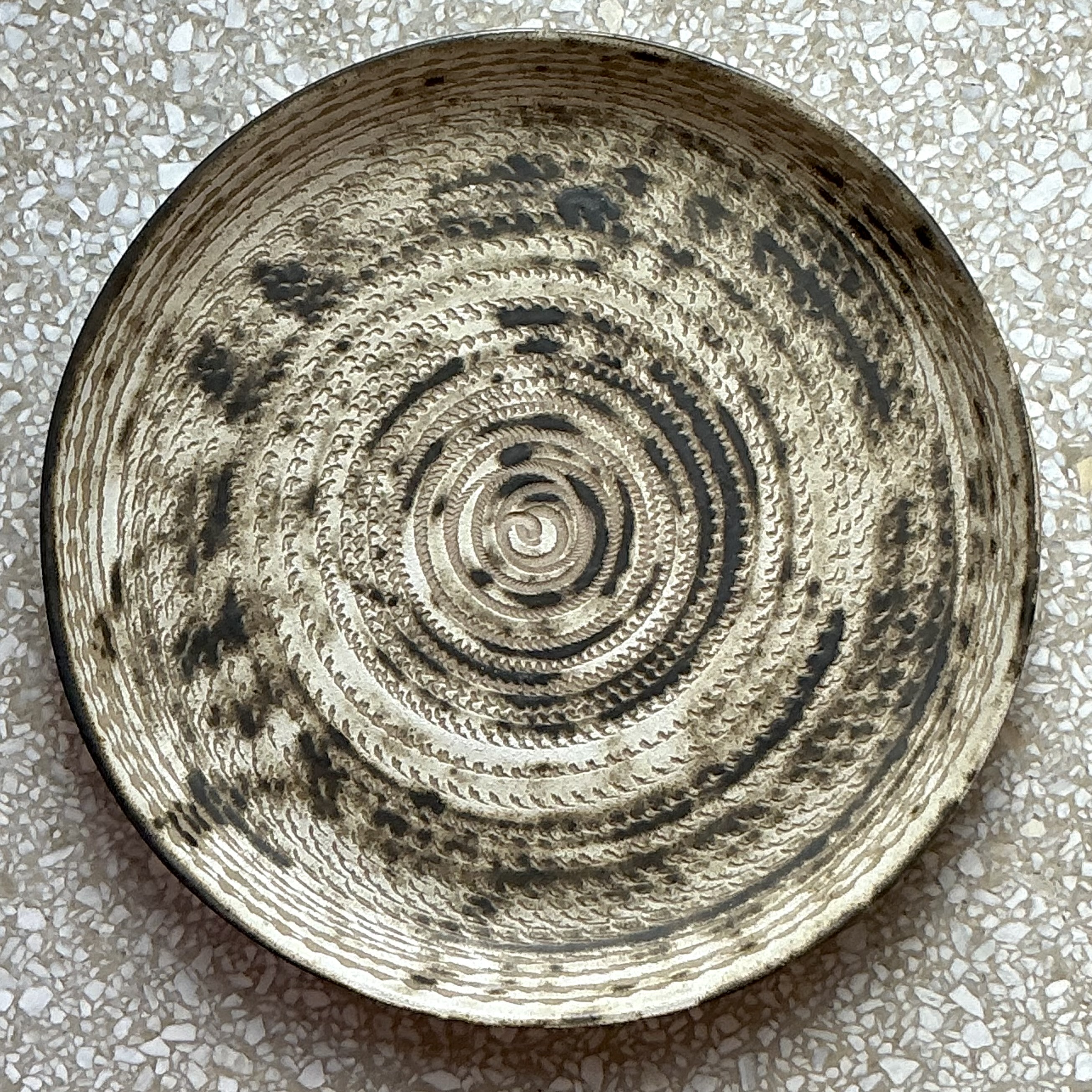 Vintage MCM Martz Studio Pottery Plate  - Side view