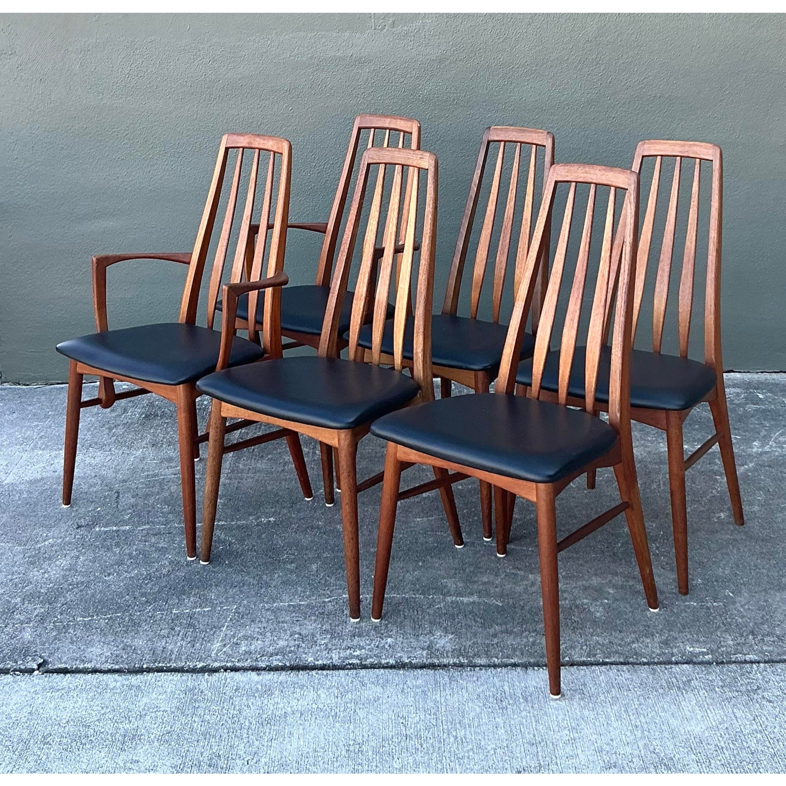 Vintage MCM Niels Koefoed Teak “Eva” Dining Chairs - Set of 6 - Detail view