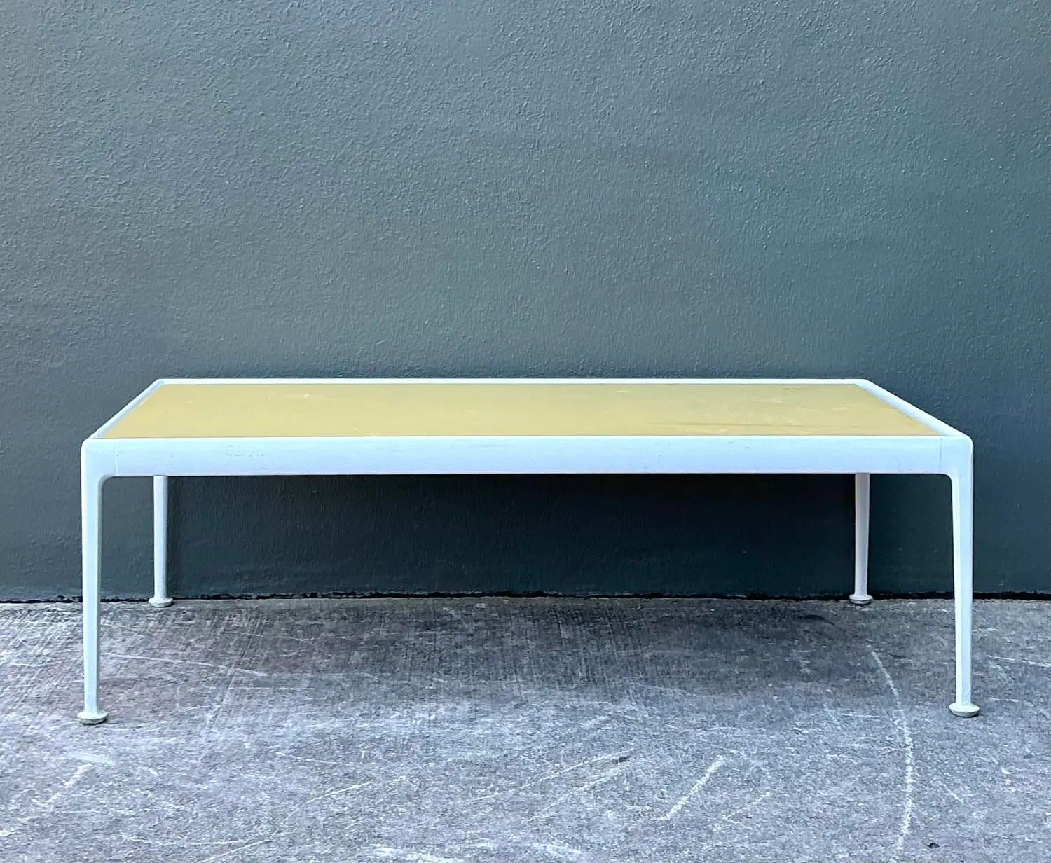 Vintage MCM Richard Schultz for Knoll 1966 Coffee Table - Detail view