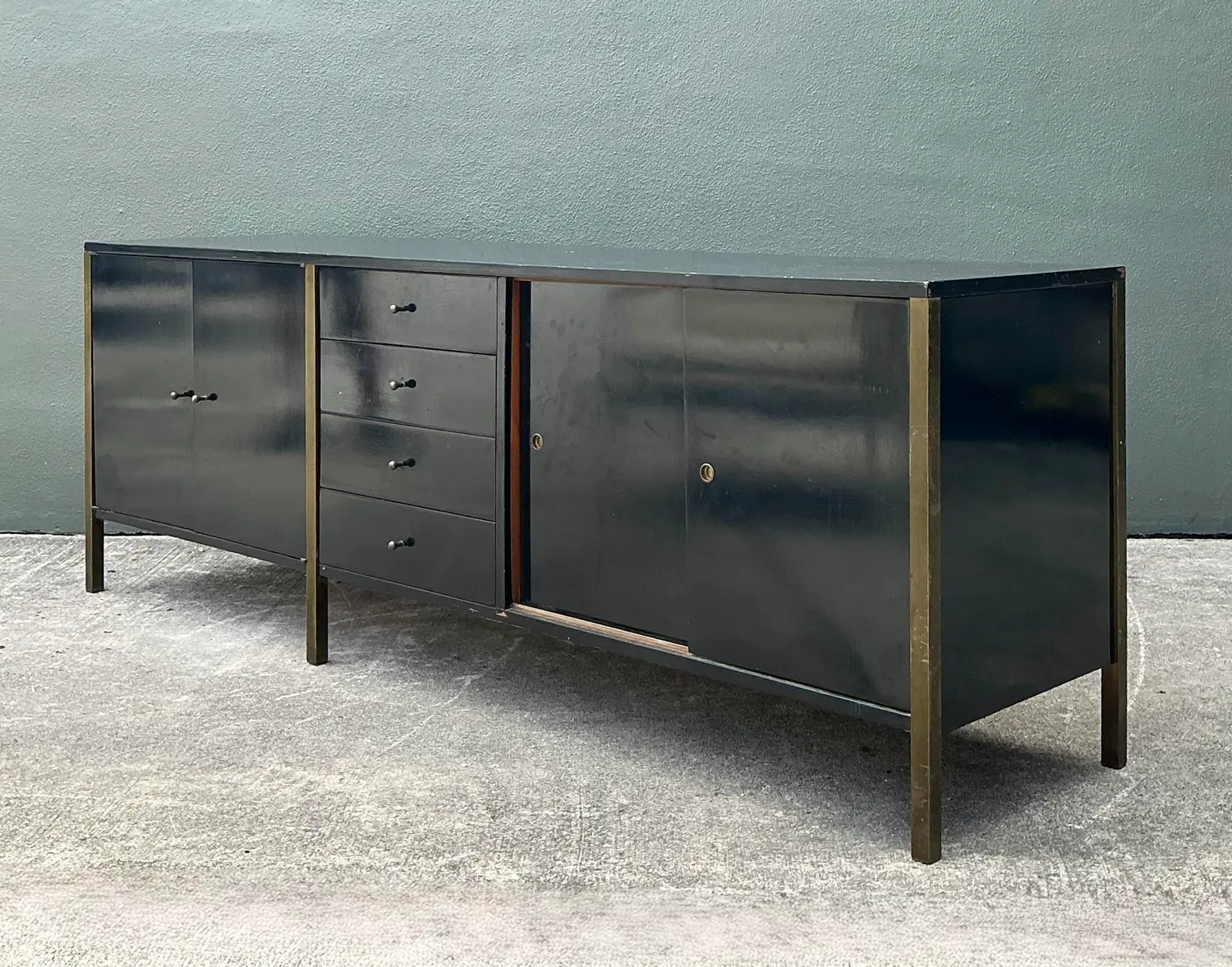 Vintage MCM Sliding Door Credenza After Paul McCobb - Detail view