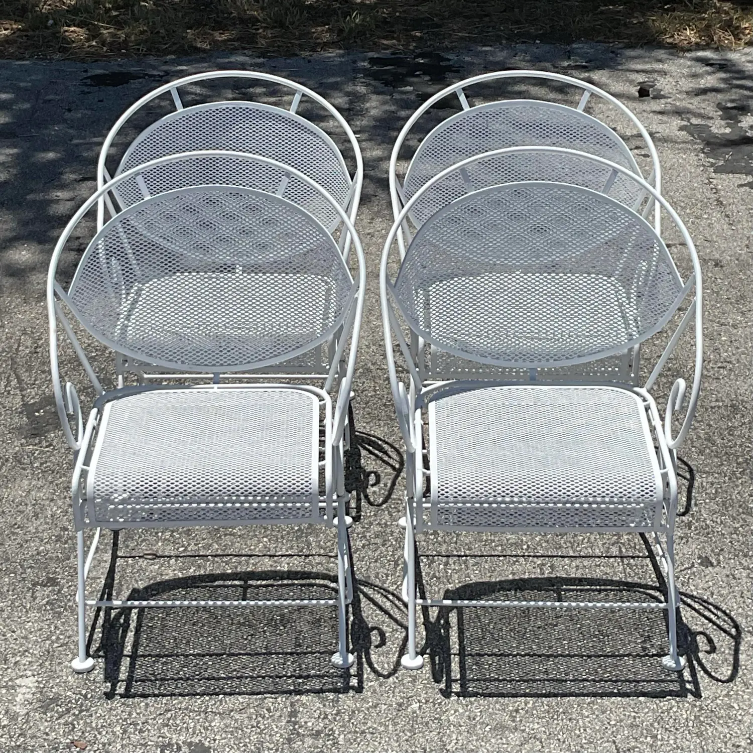 Vintage Mid-Century Modern Wrought Iron Outdoor Dining Set of 5 - Top view