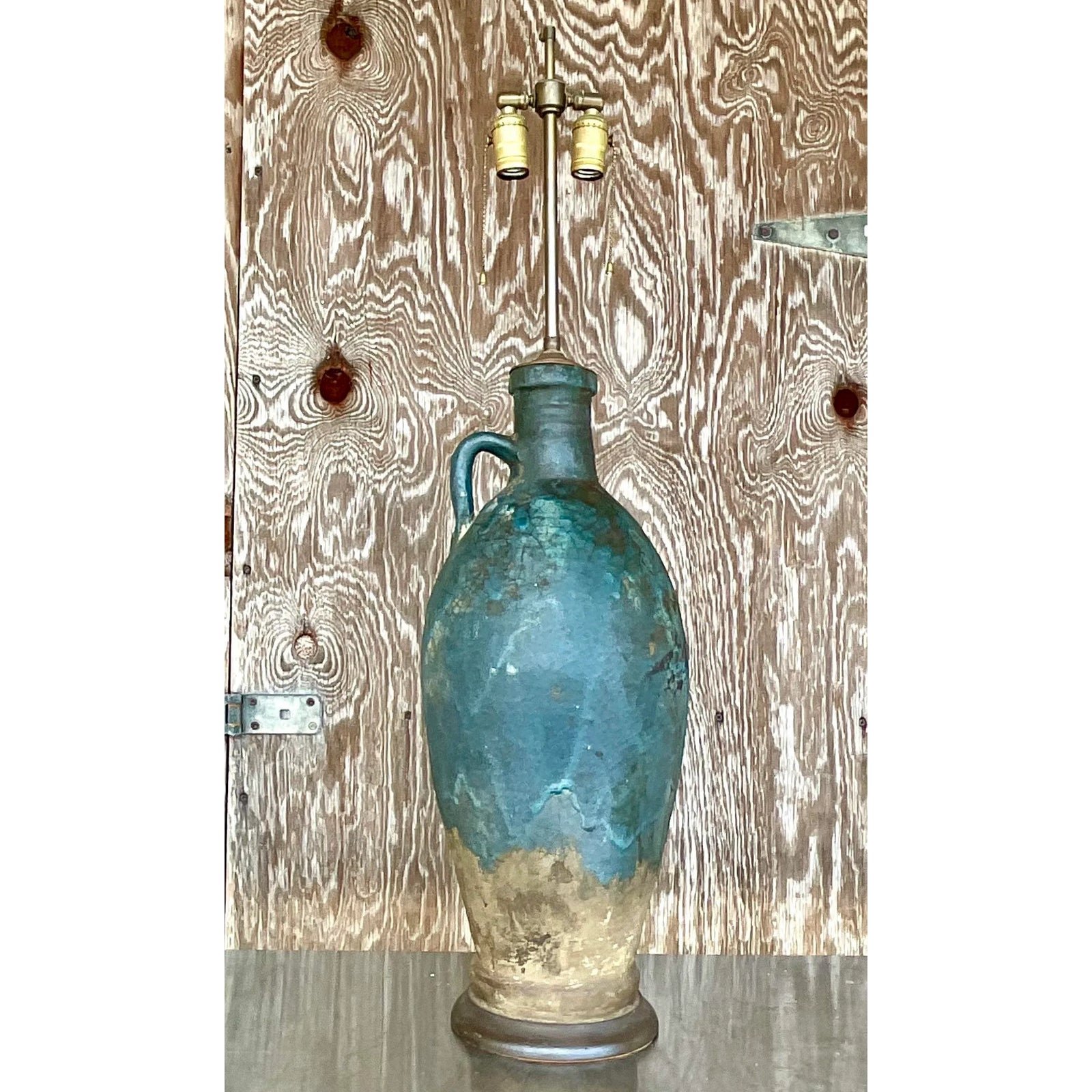 Vintage Midcentury Lava Glaze Table Lamp - Detail view