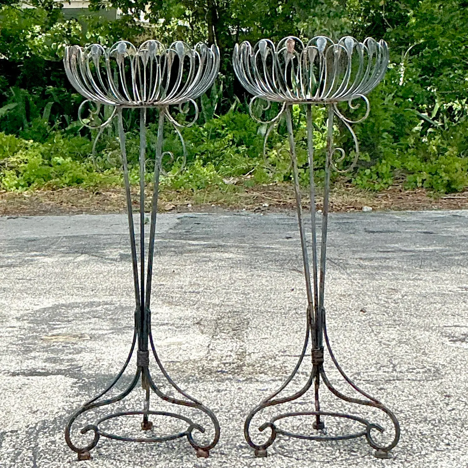 Vintage Mis-Century Modern Wrought Iron Plant Stands - a Pair - Detail view