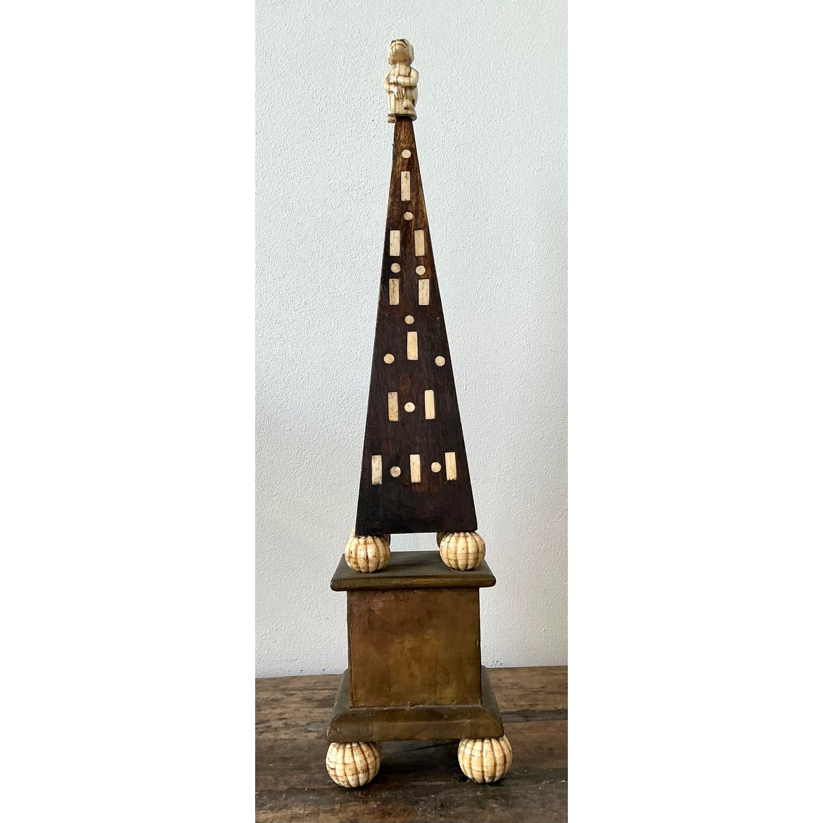 Vintage Monkey Inlay Obelisk - Detail view