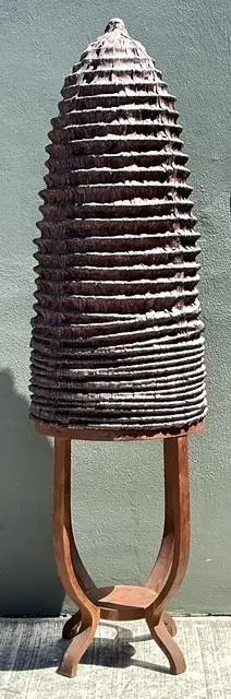 Vintage Monumental Abstract Sculpture - Detail view