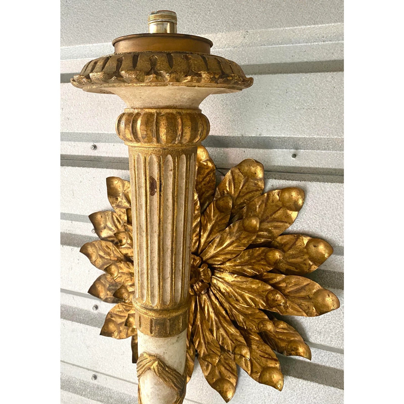 Vintage Neoclassical Gilt Flower Wall Lamp - Top view