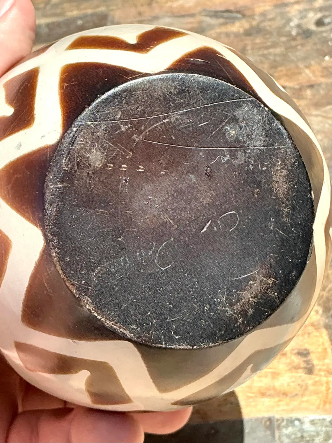 Vintage Original Studio Pottery Arrowhead Vase - Detail view